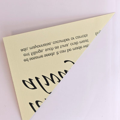 Papir avis sart lyserød 58x58. 10 ark.